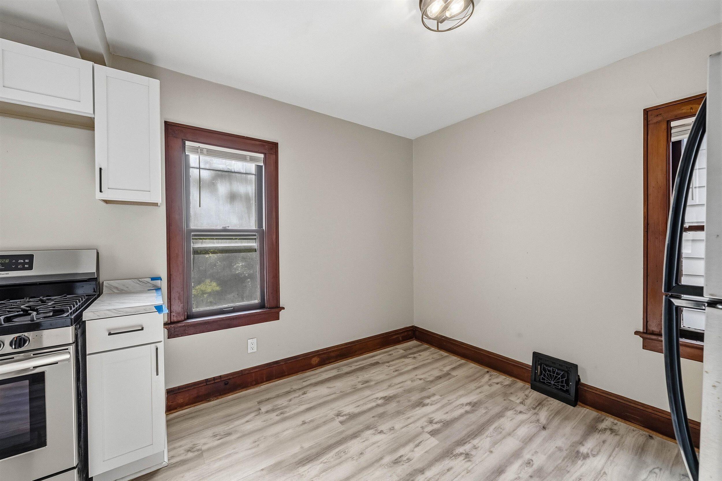 2419 North 53rd Street Milwaukee, WI 53210 - Photo 15 of 28 15-Dining Area