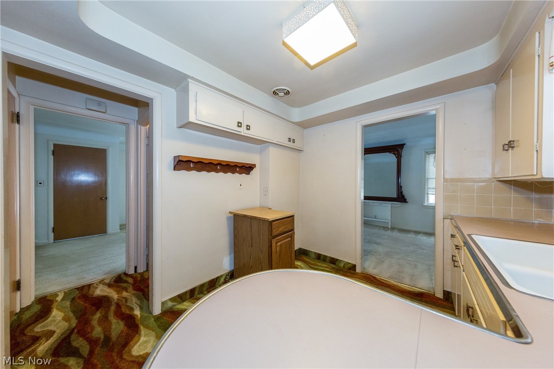 2267 Edgerton Road Cleveland, OH 44118 - Photo 10 of 33