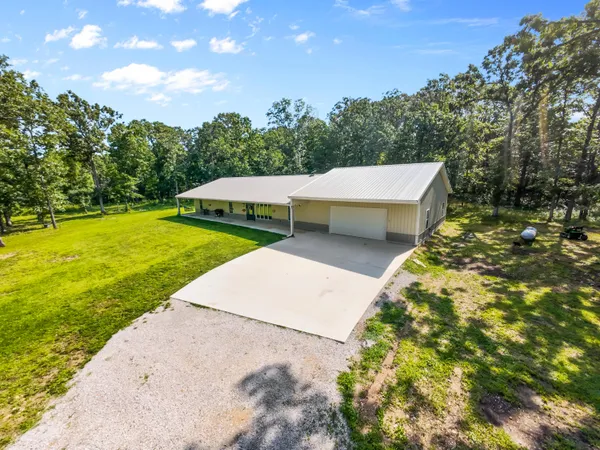 $599,000 | 2335 East 485th Road, Half Way, MO 65663