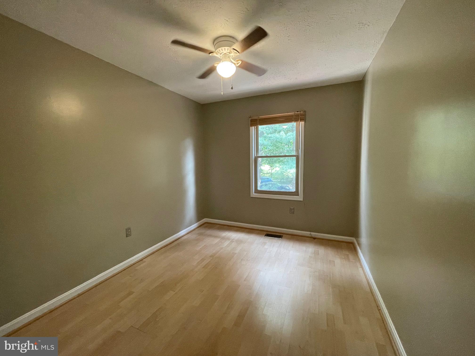 857 Flagler Drive Gaithersburg, MD 20878 - Photo 12 of 19 2nd bed