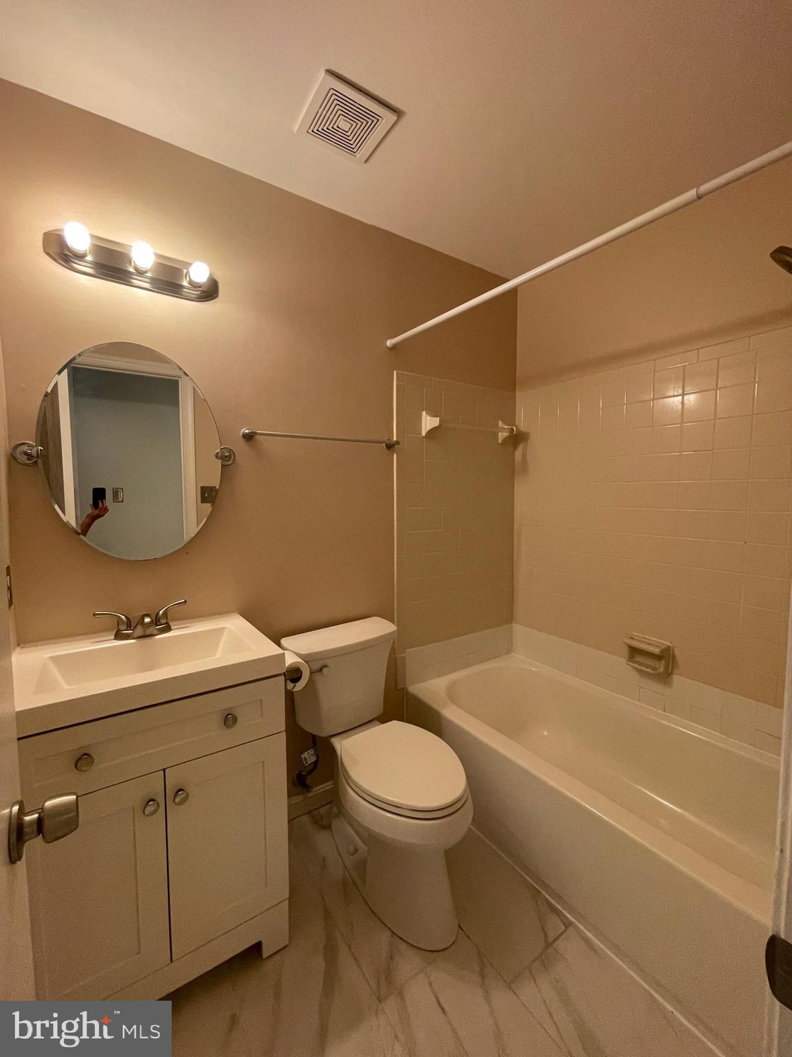 857 Flagler Drive Gaithersburg, MD 20878 - Photo 13 of 19 hall bath