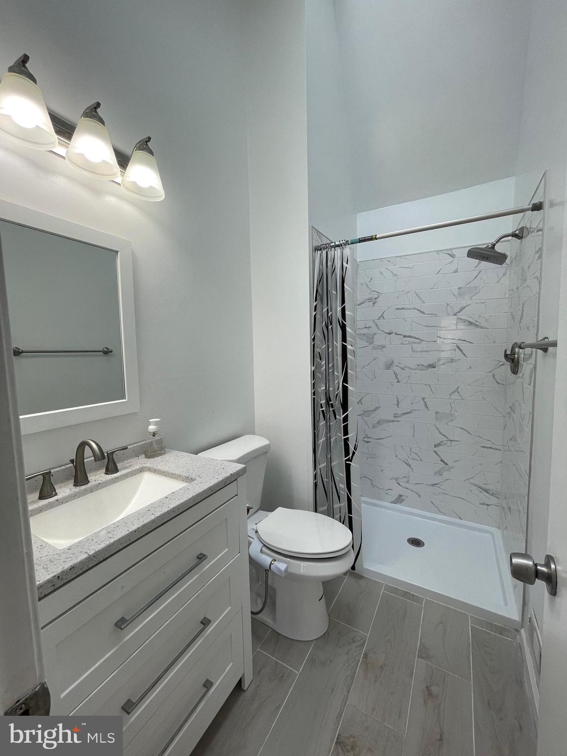 857 Flagler Drive Gaithersburg, MD 20878 - Photo 16 of 19 primary bath