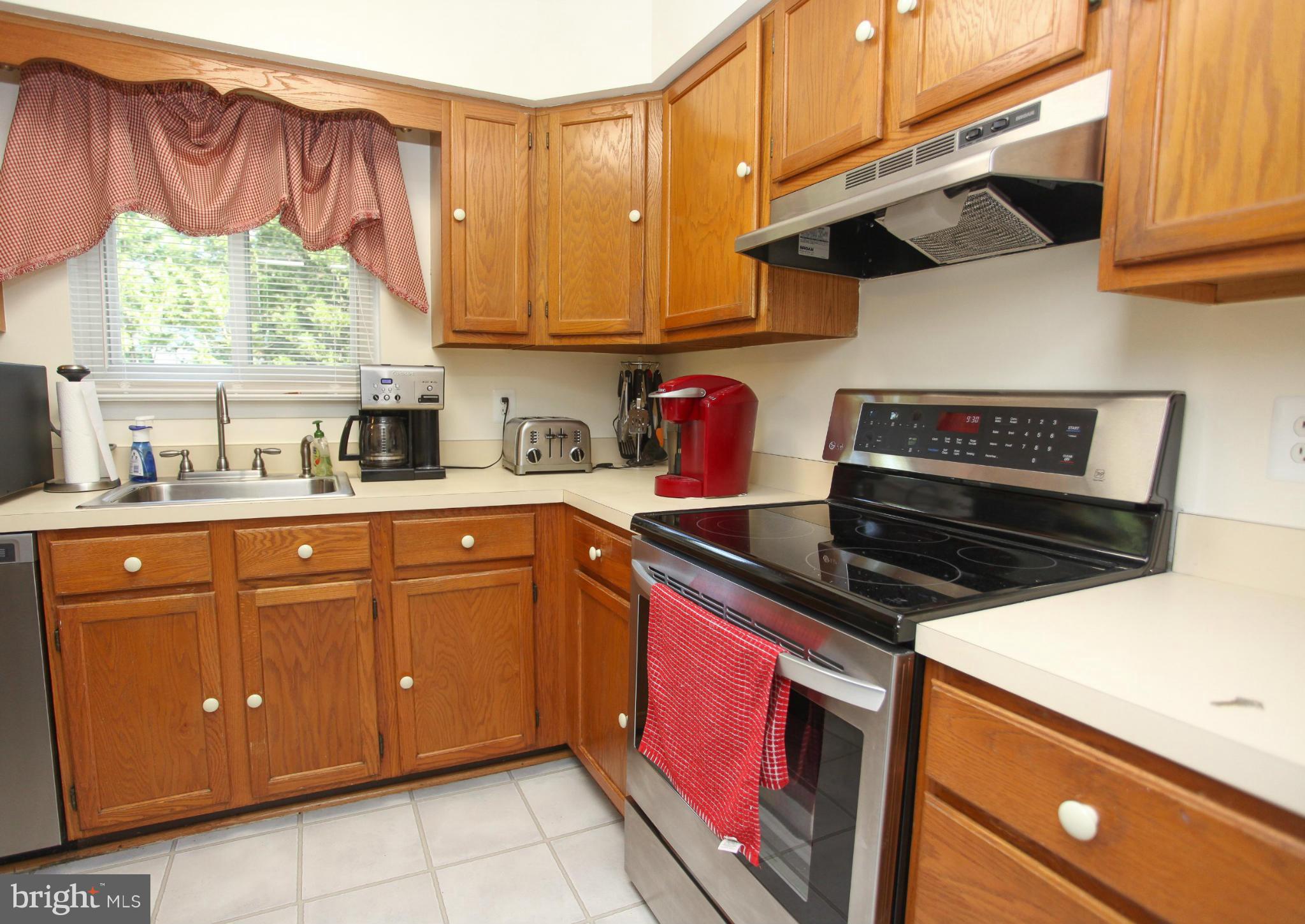 1608 South Rolling Road Halethorpe, MD 21227 - Photo 10 of 30 Kitchen