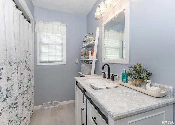 $259,900 | 592 Lake Drive, Woodhull, IL 61490