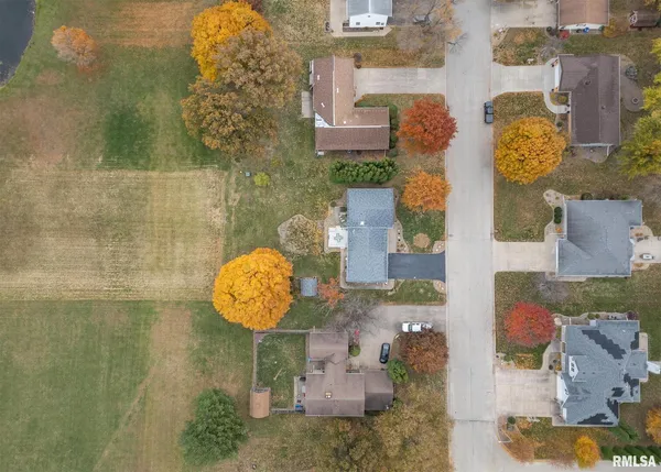 $259,900 | 592 Lake Drive, Woodhull, IL 61490