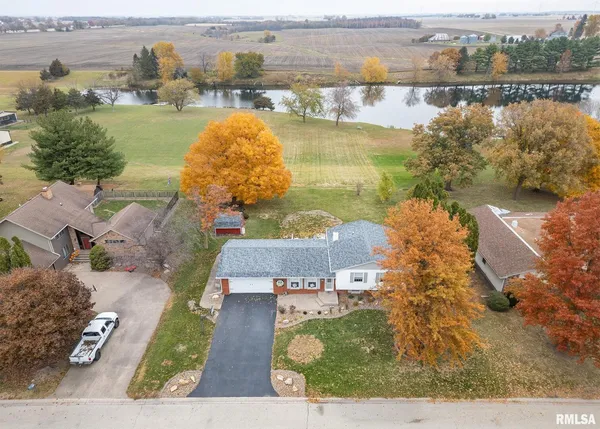 $259,900 | 592 Lake Drive, Woodhull, IL 61490