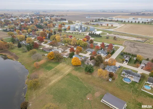 $259,900 | 592 Lake Drive, Woodhull, IL 61490