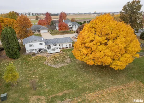 $259,900 | 592 Lake Drive, Woodhull, IL 61490