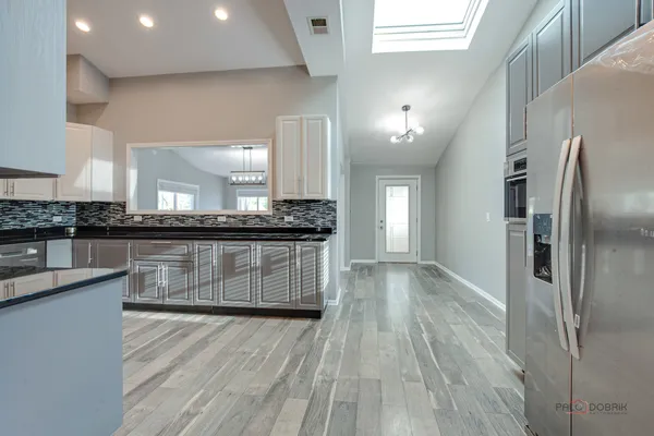 $449,000 | 85 Kingman Lane, Hoffman Estates, IL 60169