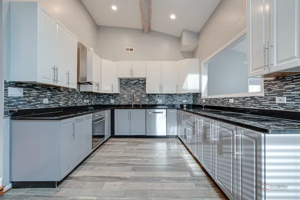 $449,000 | 85 Kingman Lane, Hoffman Estates, IL 60169