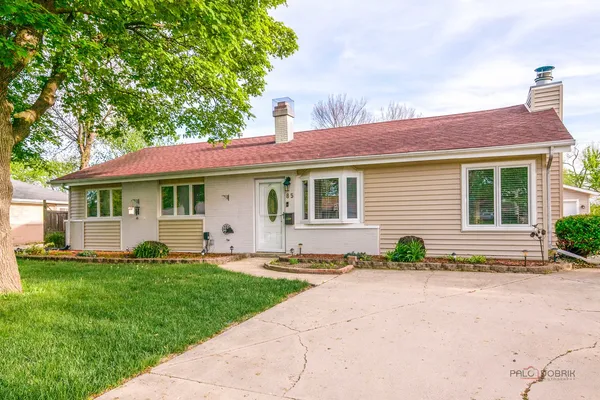 $449,000 | 85 Kingman Lane, Hoffman Estates, IL 60169