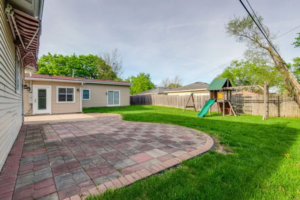 $449,000 | 85 Kingman Lane, Hoffman Estates, IL 60169