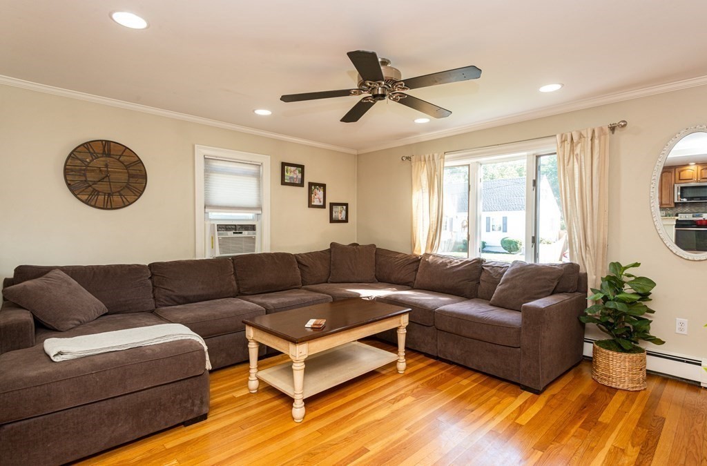 46 Linden Road Peabody, MA 01960 - Photo 4 of 36 Gallery Image 4