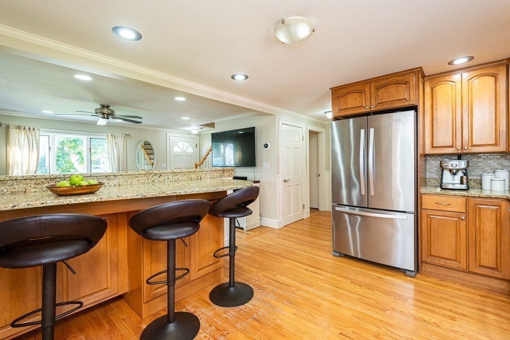 46 Linden Road Peabody, MA 01960 - Photo 8 of 36 Gallery Image 8