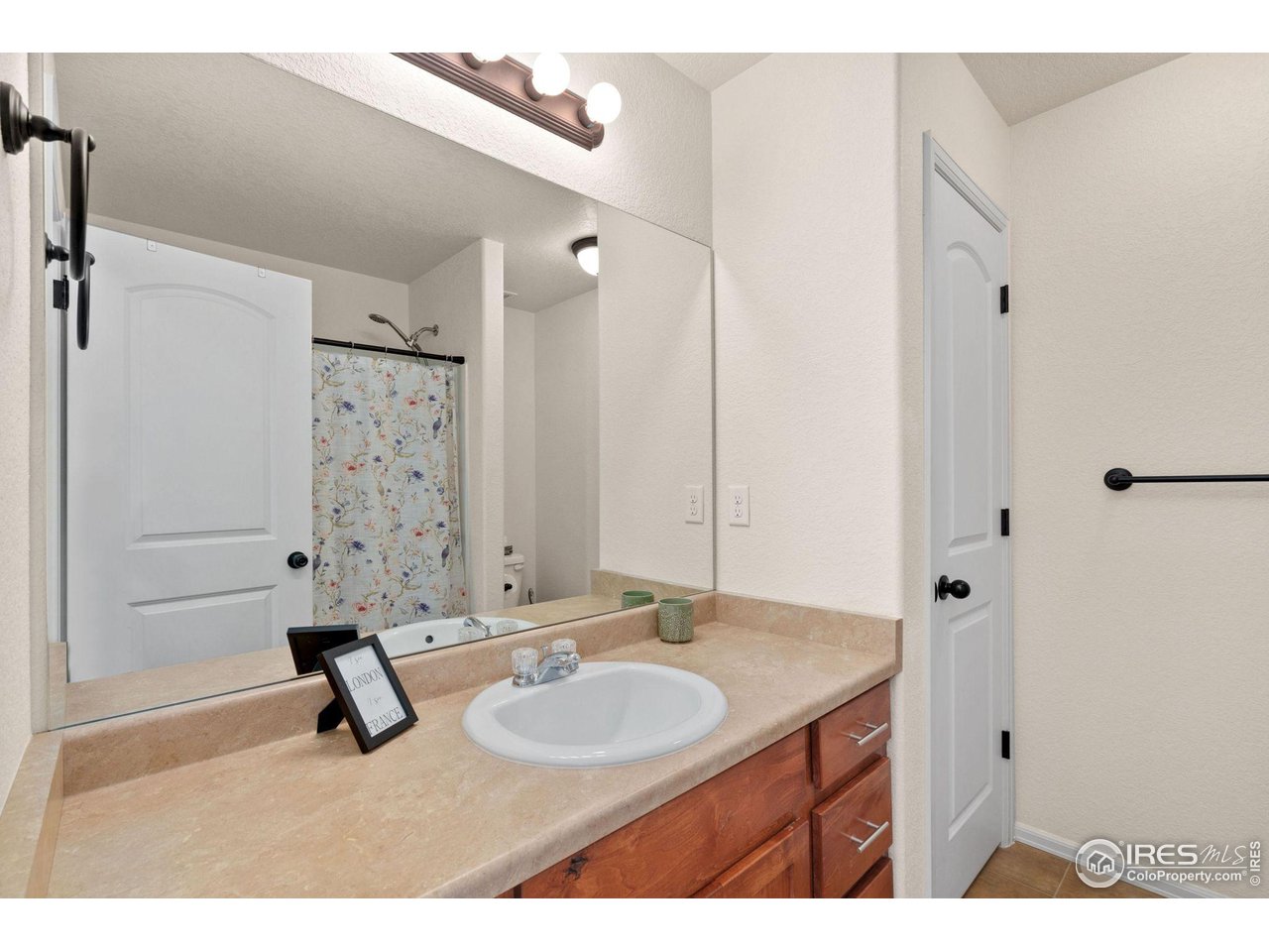 7808 West 11th St Road Greeley, CO 80634 - Photo 18 of 25 Guest bathroom upstairs