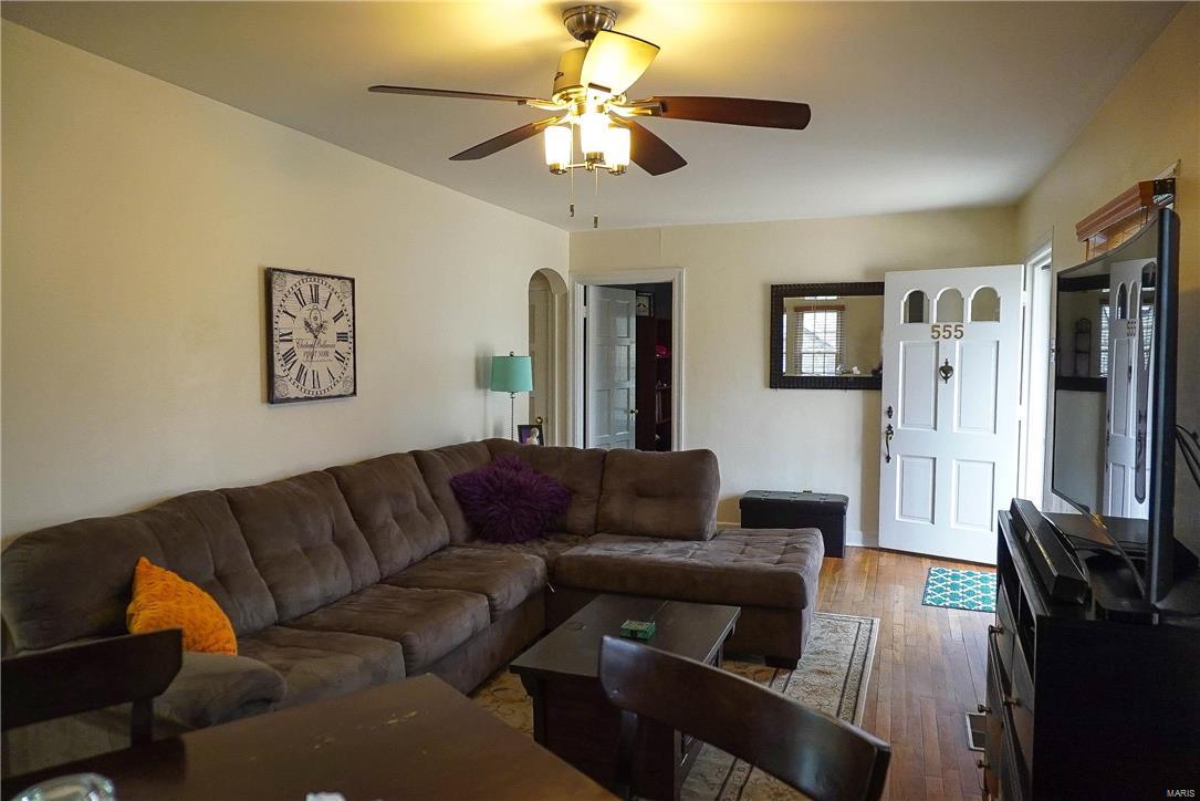 555 Forder Road Mehlville, MO 63129 - Photo 4 of 39 Gallery Image 4