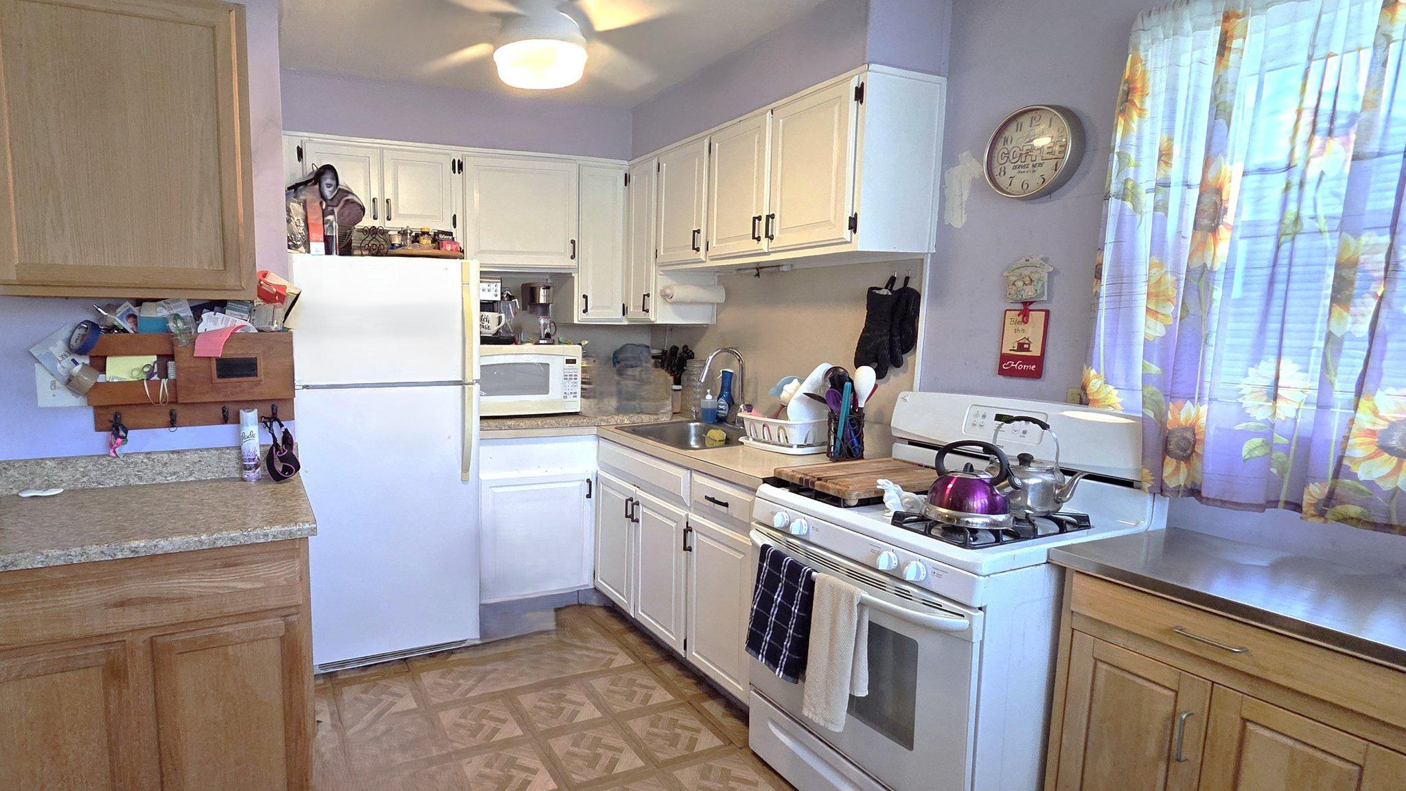 263 Madison Road Mantua, NJ 08051 - Photo 7 of 11 Sunny kitchen vibes; stainless top island incl.