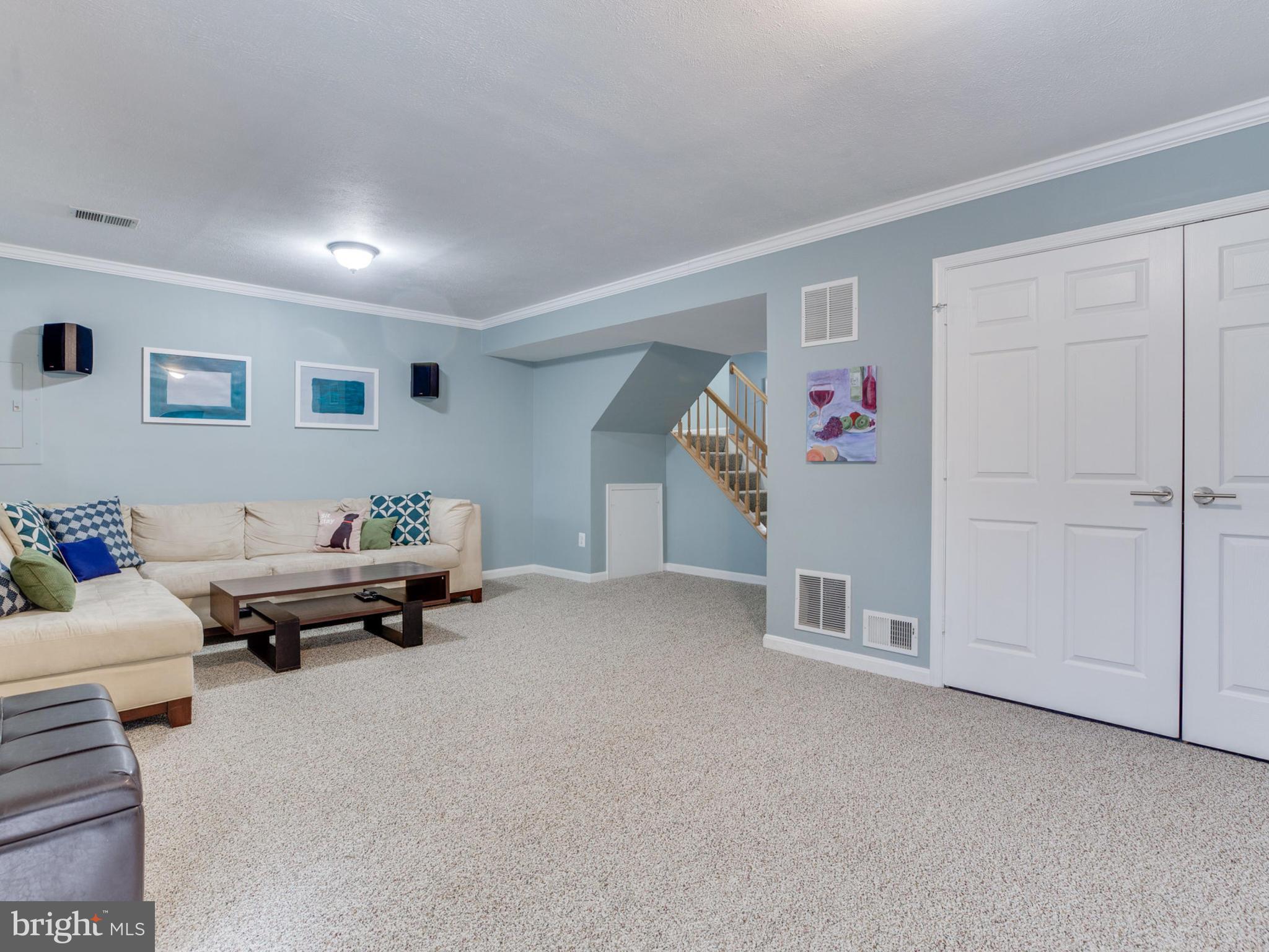 2829 Roesh Way Vienna, VA 22181 - Photo 27 of 30 Family Room