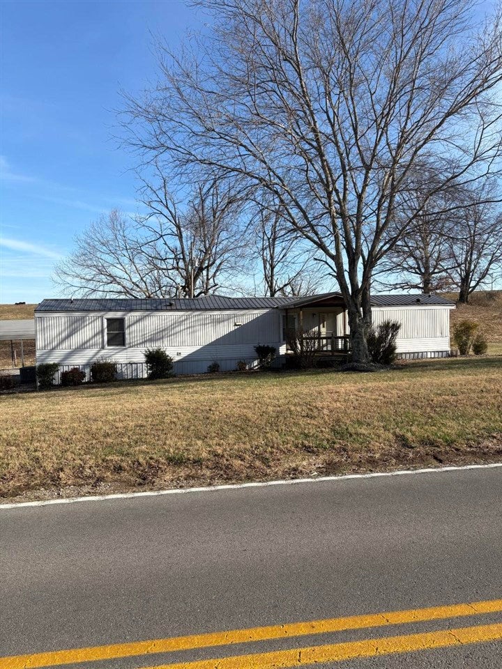 6218 Smiths Grove Road Scottsville, KY 42164 - Photo 1 of 9 Gallery Image 1