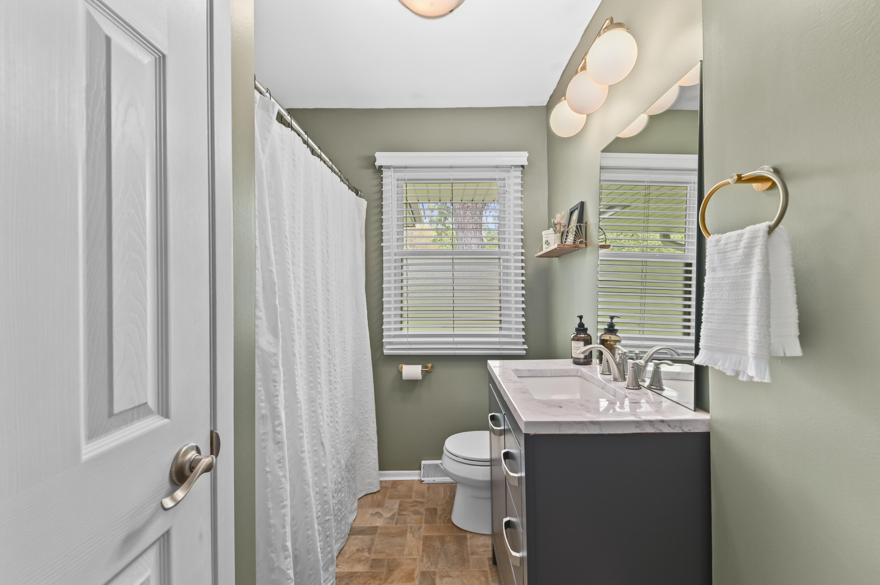 W220N9740 Amy Belle Road Germantown, WI 53017 - Photo 25 of 36 Full bath