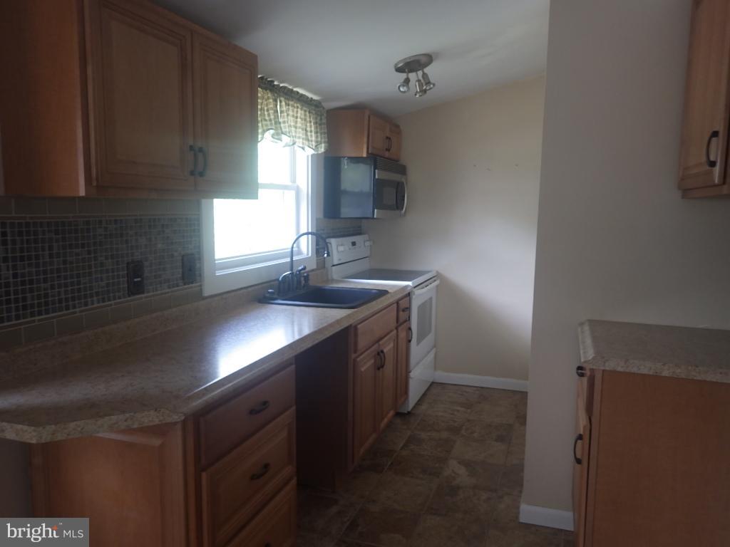 1514 Lincoln Road Shady Side, MD 20764 - Photo 2 of 10 Kitchen
