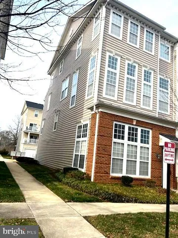 $369,995 | 923 Pine Forest Lane, Unit 2011, Upper Marlboro, MD 20774