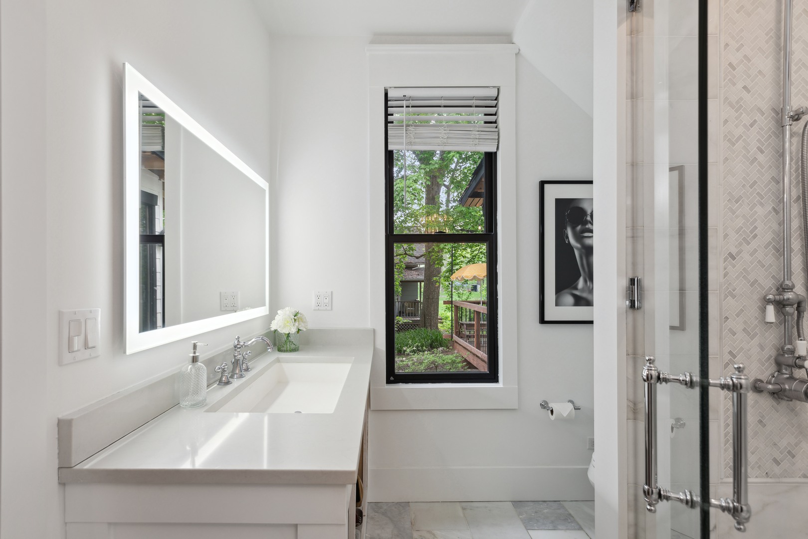 112 Beachway Drive Fox River Grove, IL 60021 - Photo 26 of 37 a bathroom with a sink and a mirror