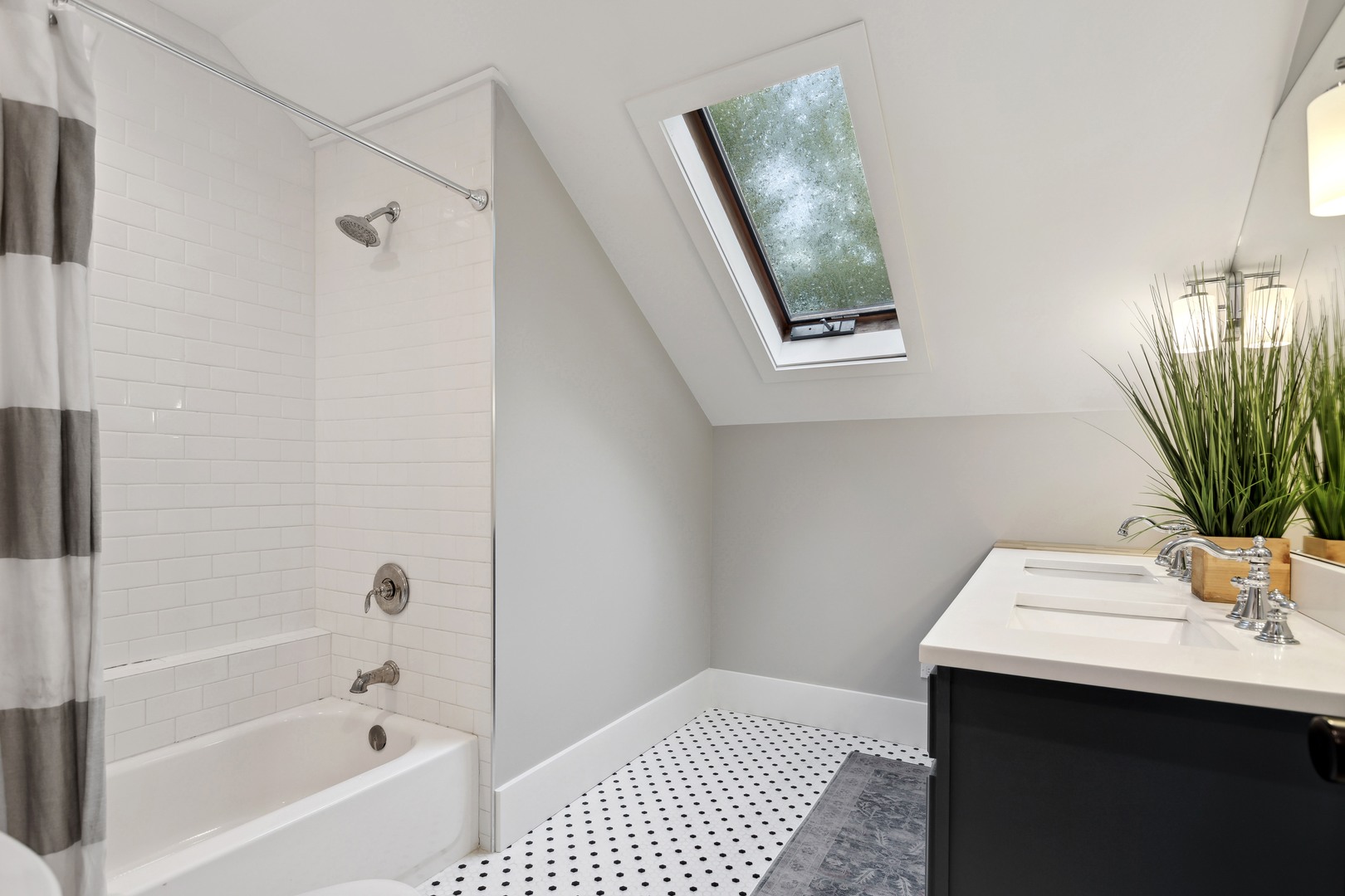 112 Beachway Drive Fox River Grove, IL 60021 - Photo 28 of 37 a bathroom with a sink a bath tub and a shower