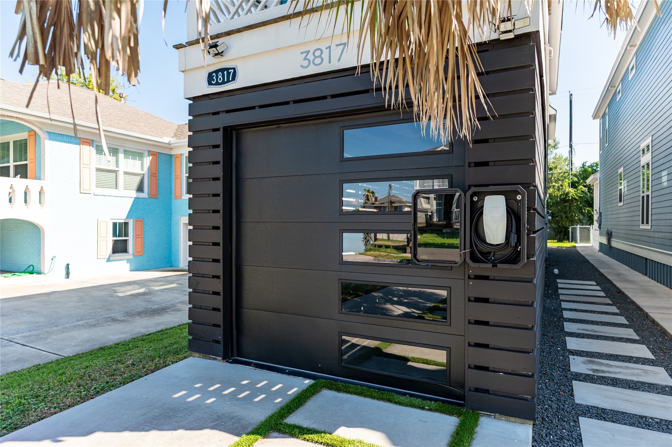 3817 Avenue R Galveston, TX 77550 - Photo 2 of 35 a view of entryway with a front door