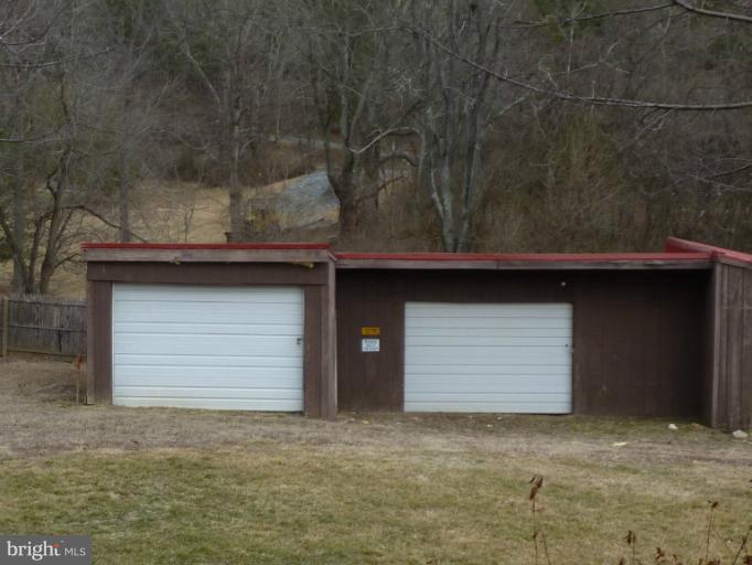 23183 Cobb House Road Middleburg, VA 20117 - Photo 14 of 21 Tractor shed