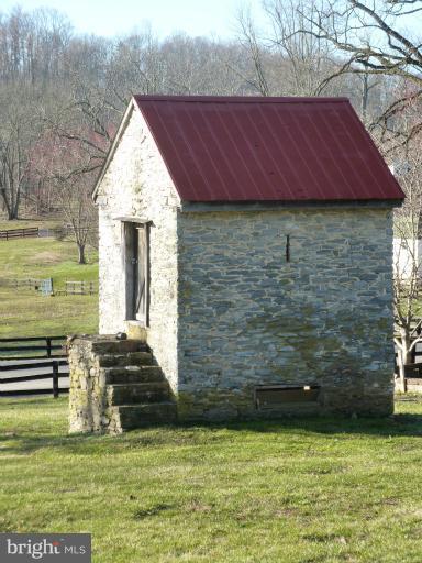 23183 Cobb House Road Middleburg, VA 20117 - Photo 4 of 21 Historic structure