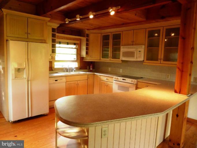 23183 Cobb House Road Middleburg, VA 20117 - Photo 10 of 21 Kitchen