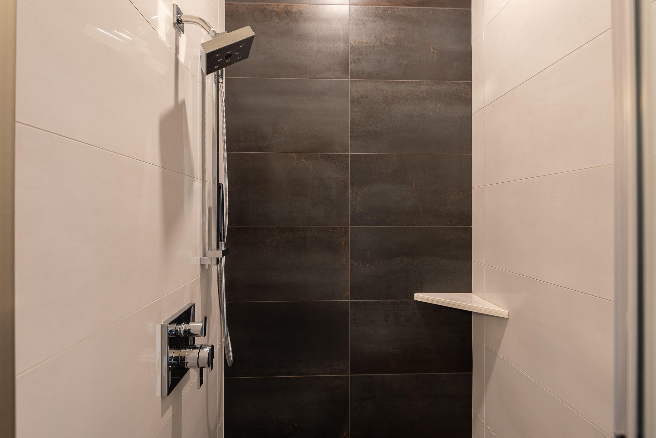19187 Gateway Loop Bend, OR 97702 - Photo 19 of 39 19Bonus shower