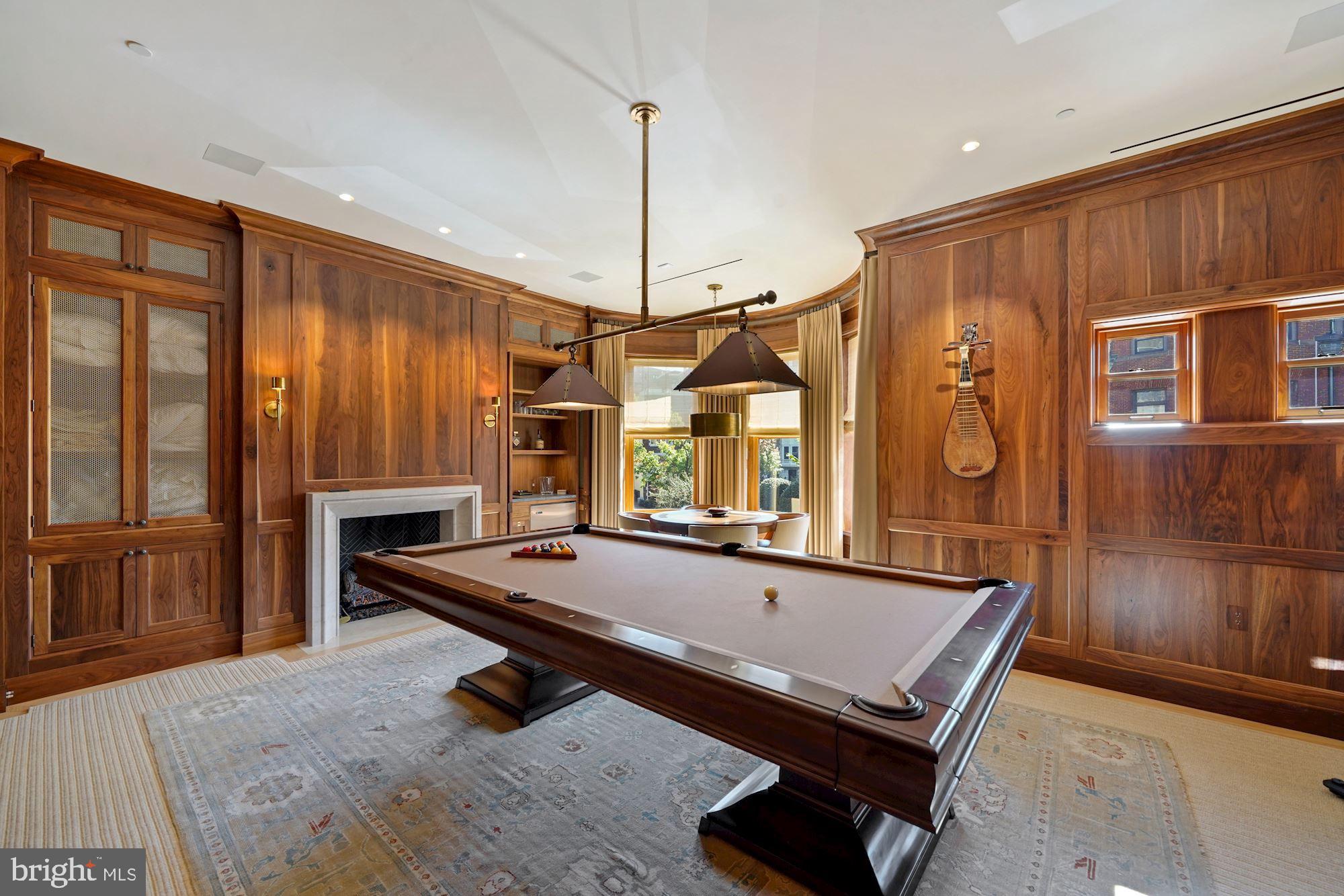 1711 S Street Northwest Washington, DC 20009 - Photo 19 of 50 Library/Billiards/Media w/wet bar and fireplace