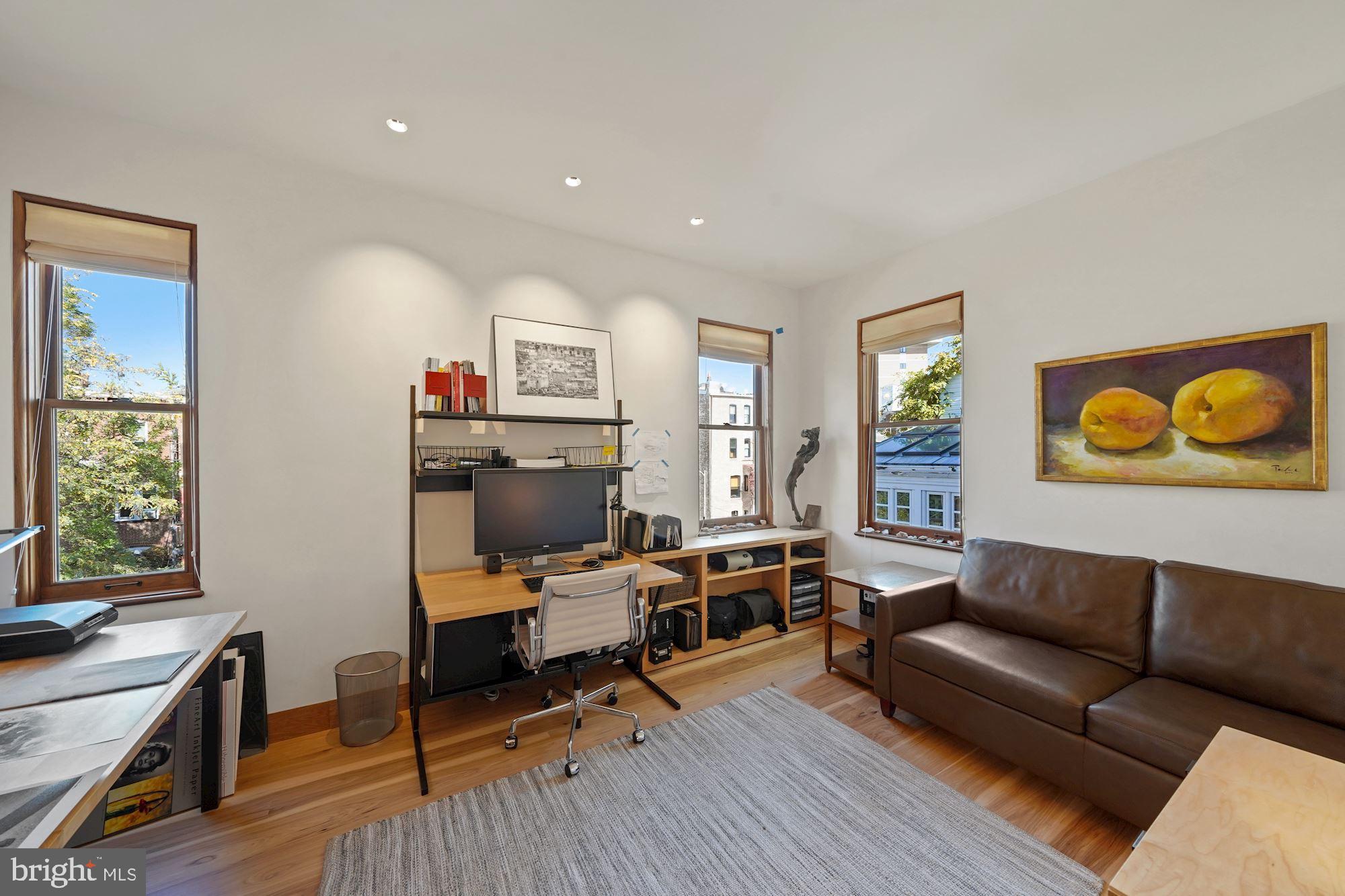 1711 S Street Northwest Washington, DC 20009 - Photo 35 of 50 3rd Bedroom en suite (2nd level)