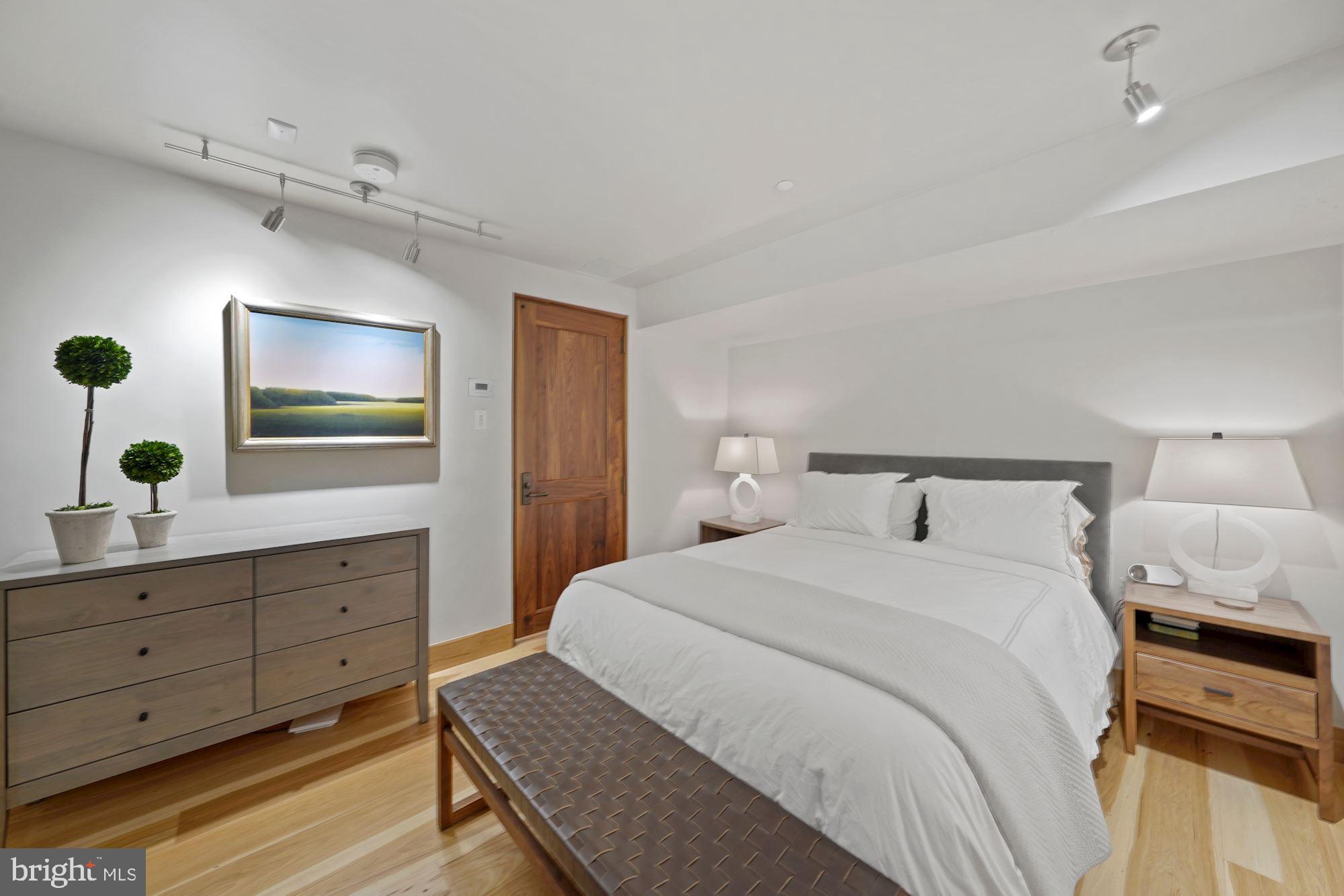 1711 S Street Northwest Washington, DC 20009 - Photo 45 of 50 LL Ensuite Bedroom