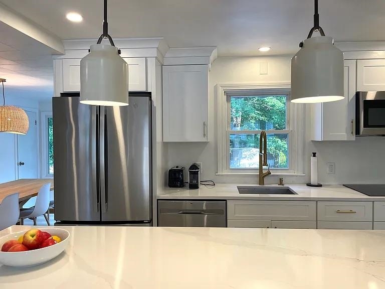 370 Wallis Road Rye, NH 03870 - Photo 9 of 33