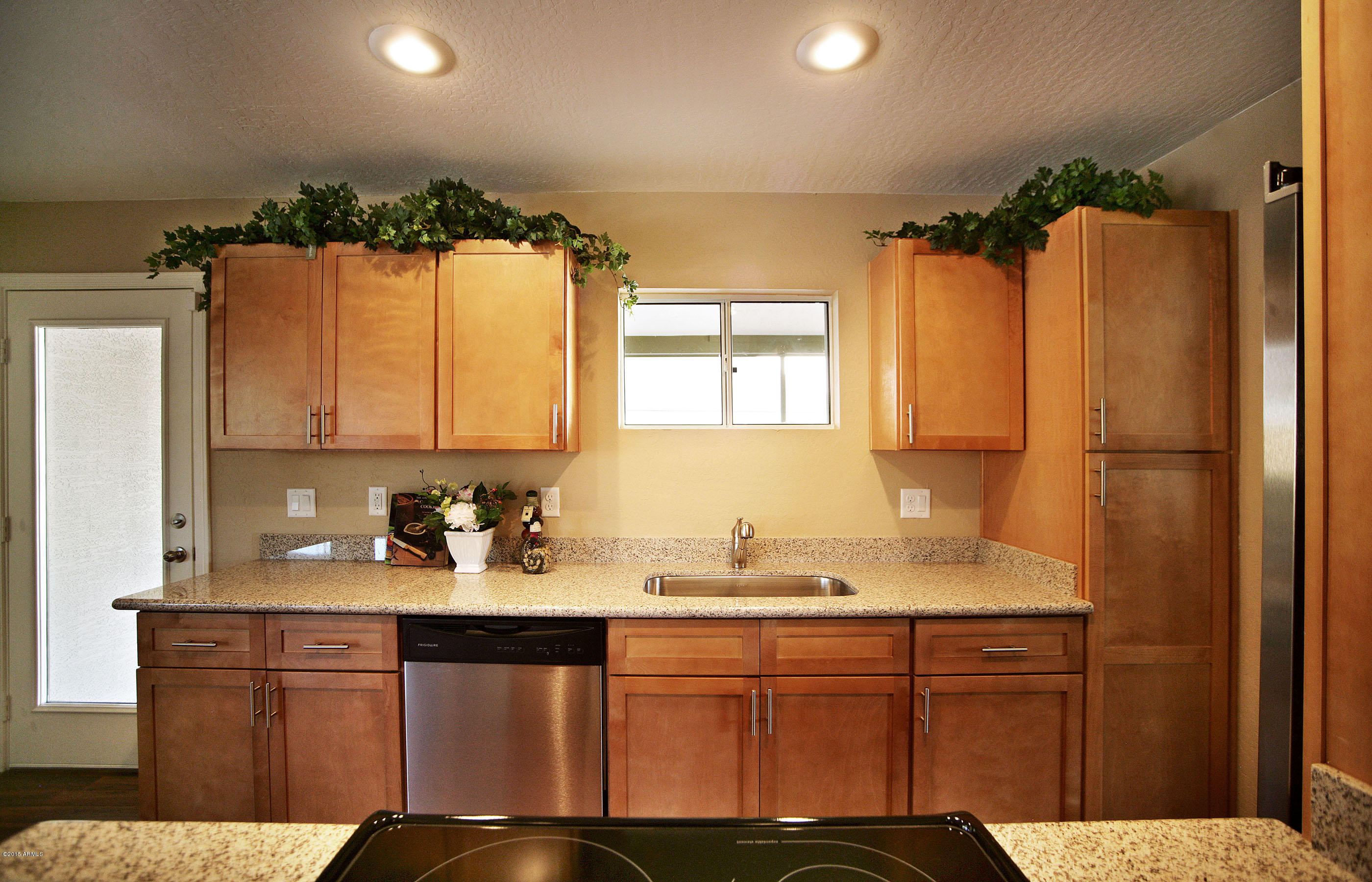 1418 East Royal Palm Road Phoenix, AZ 85020 - Photo 7 of 19 Kitchen_2_MLS