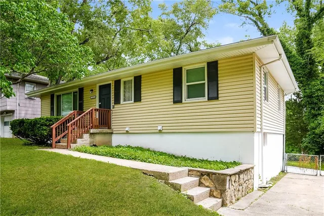 $1,720 | 4139 North Spruce Avenue, Kansas City, MO 64117