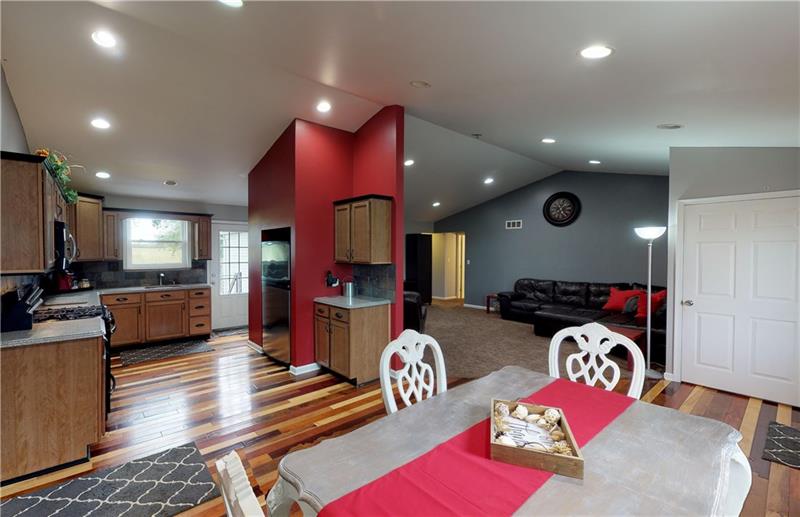 208 Mecklem Road New Brighton, PA 15066 - Photo 4 of 25 Open Layour