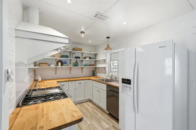 $359,000 | 25 Dolphin Avenue, Ormond Beach, FL 32176