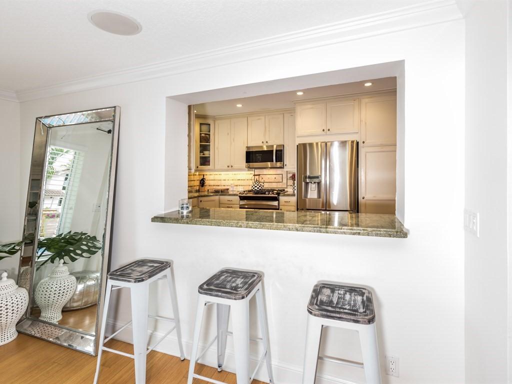 640 Marine Drive Boca Raton, FL 33431 - Photo 16 of 29 010_Kitchen Bar