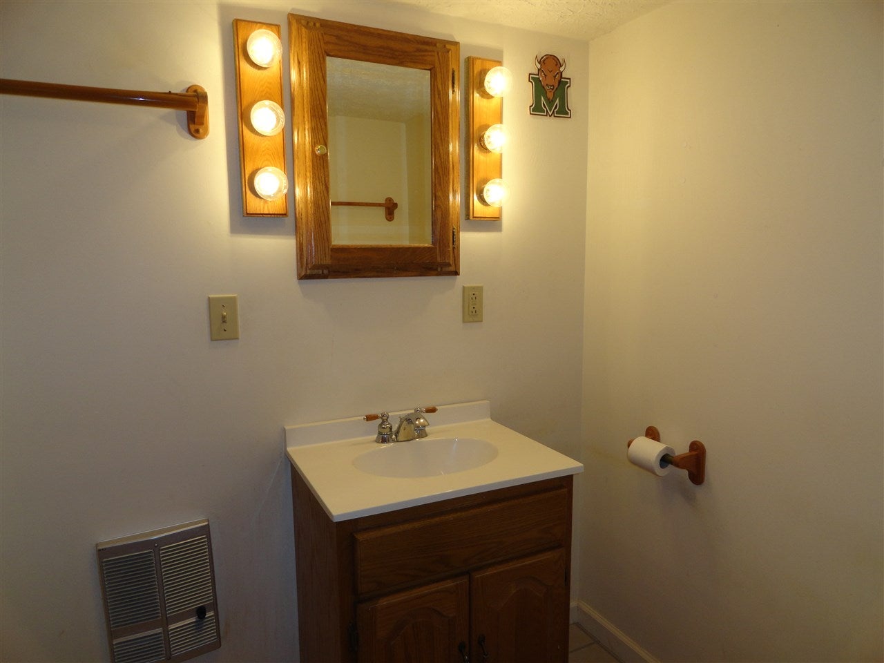 2874 Roseneath Road Huntington, WV 25705 - Photo 20 of 27 Gallery Image 20