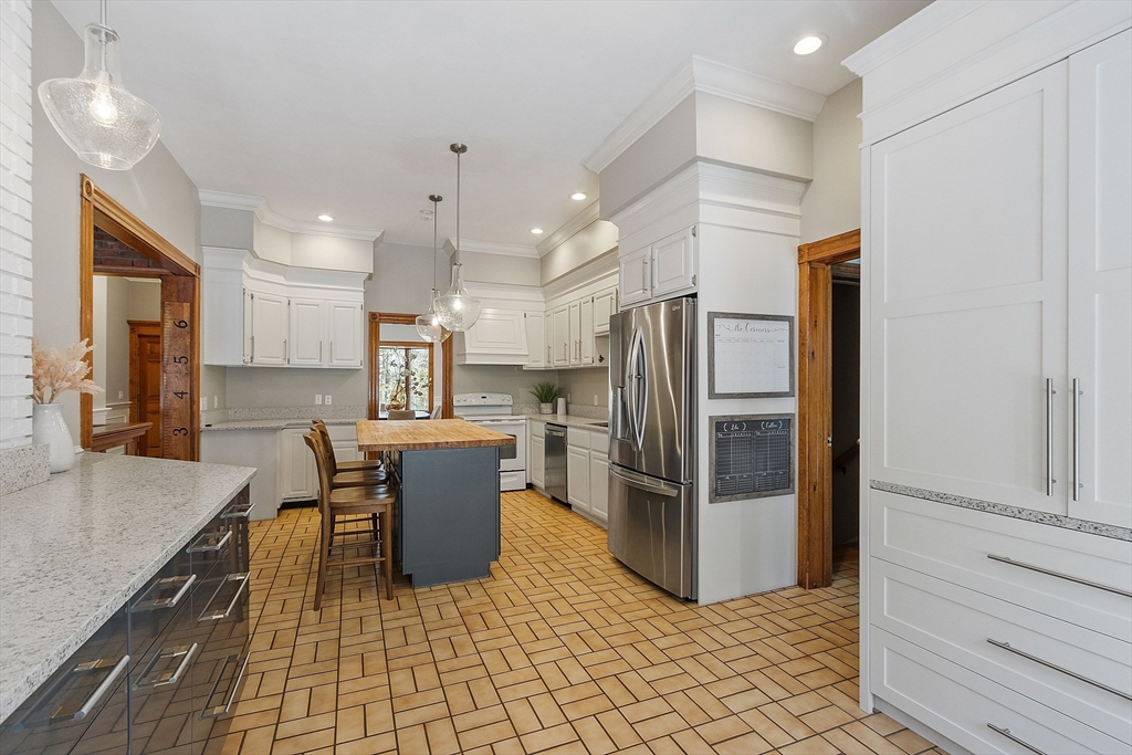 99 Betty Spring Road Gardner, MA 01440 - Photo 11 of 40 Gallery Image 11