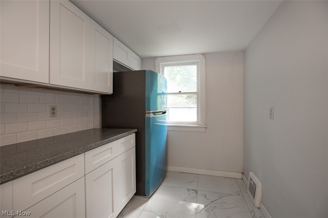 848 Beverly Road Cleveland Heights, OH 44121 - Photo 11 of 30