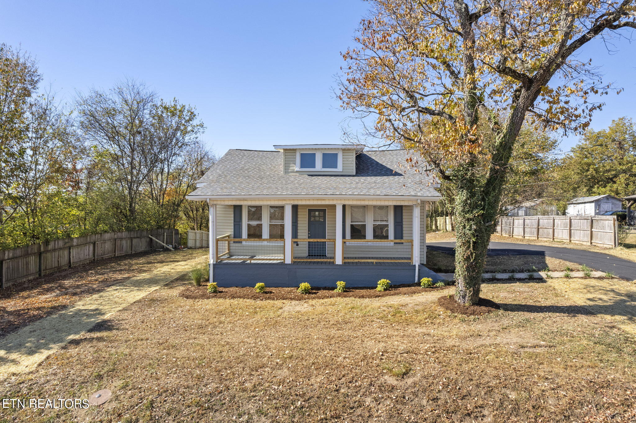 806 Gresham Road Knoxville, TN 37918 - Photo 1 of 29 1-web-or-mls-Grshm806d (1)