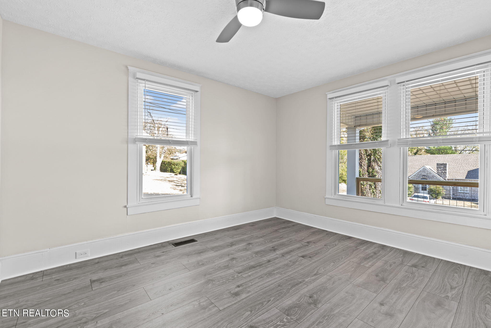 806 Gresham Road Knoxville, TN 37918 - Photo 20 of 29 20-web-or-mls-Grshm806 (12)