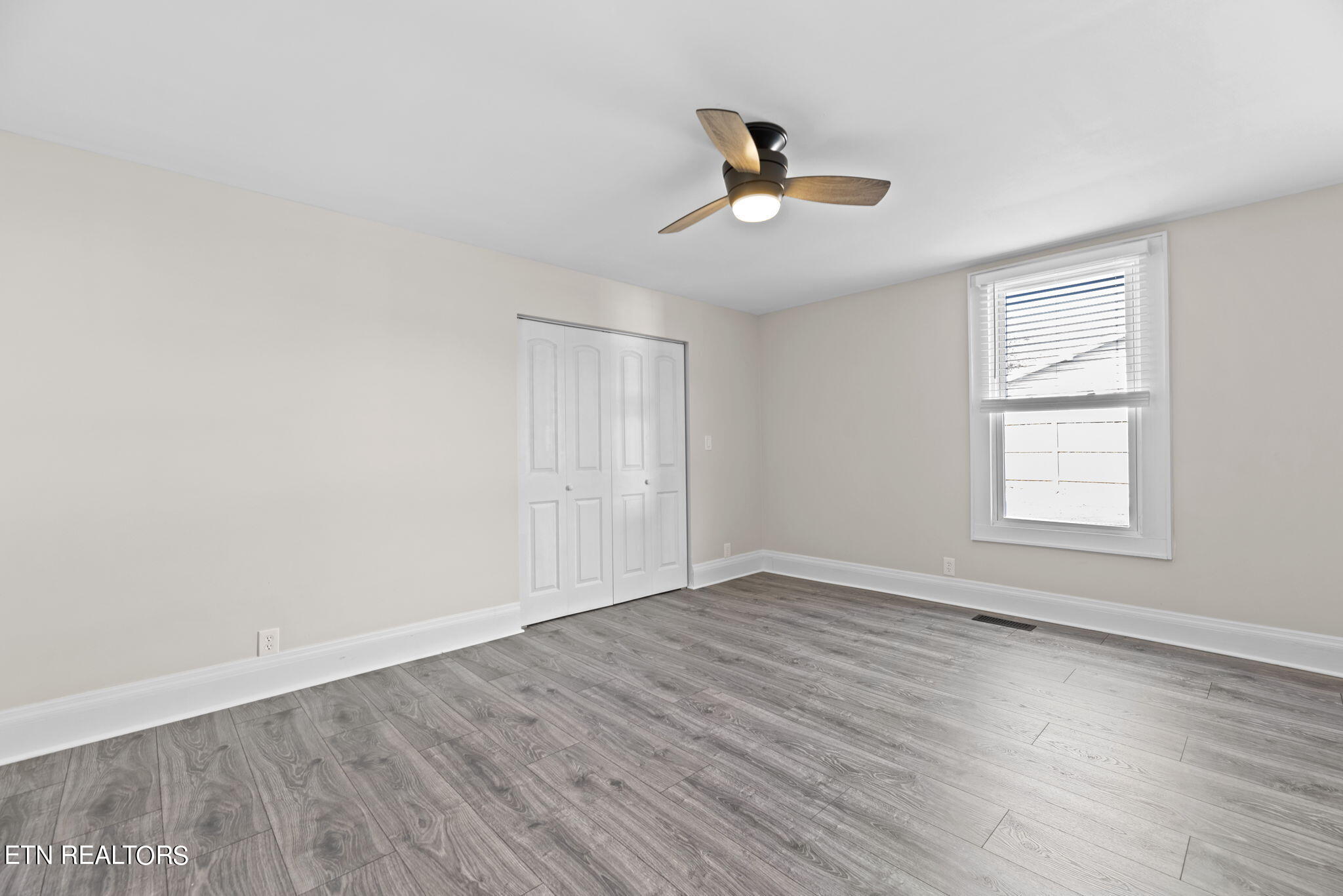 806 Gresham Road Knoxville, TN 37918 - Photo 23 of 29 23-web-or-mls-Grshm806 (39)