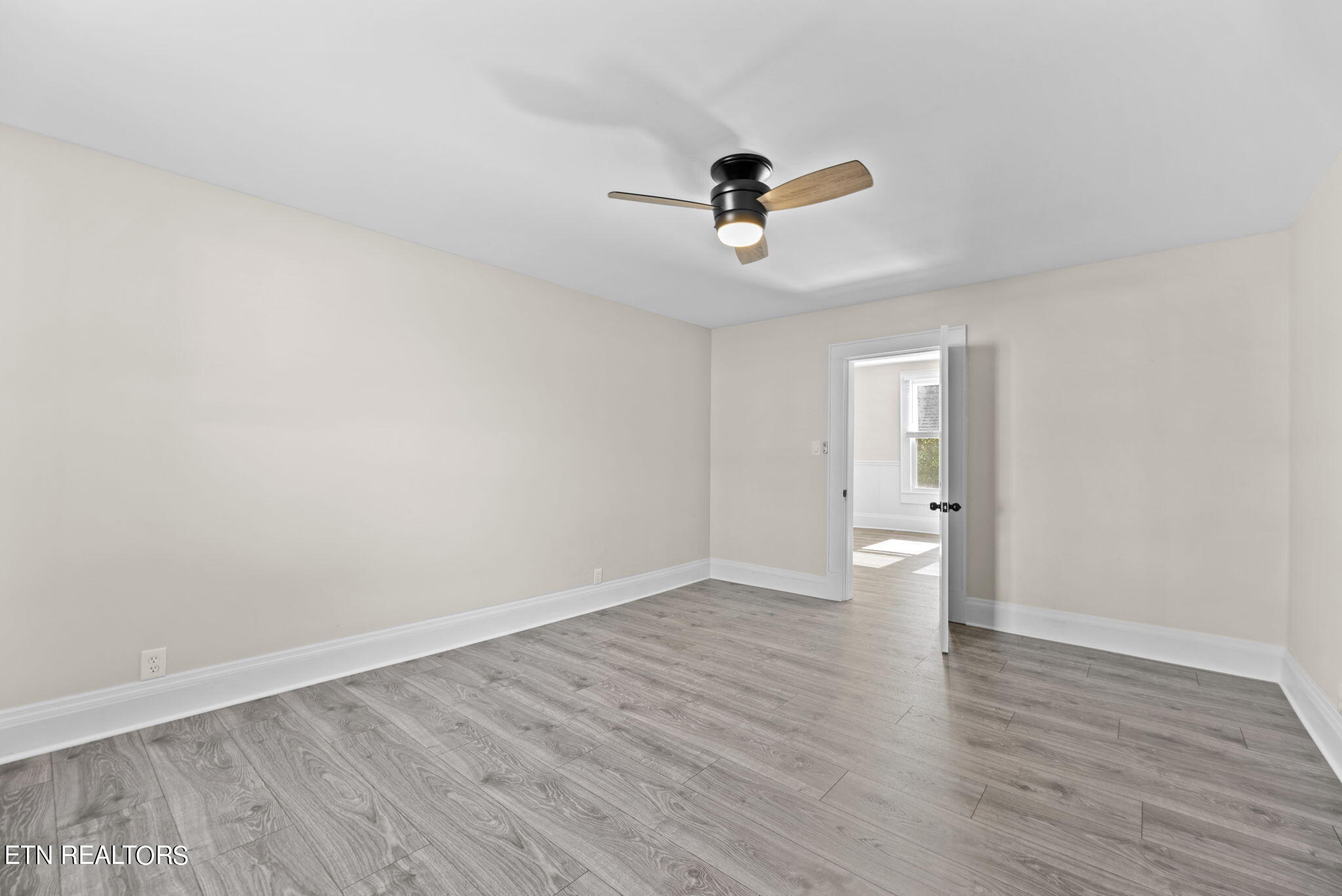 806 Gresham Road Knoxville, TN 37918 - Photo 24 of 29 24-web-or-mls-Grshm806 (42)