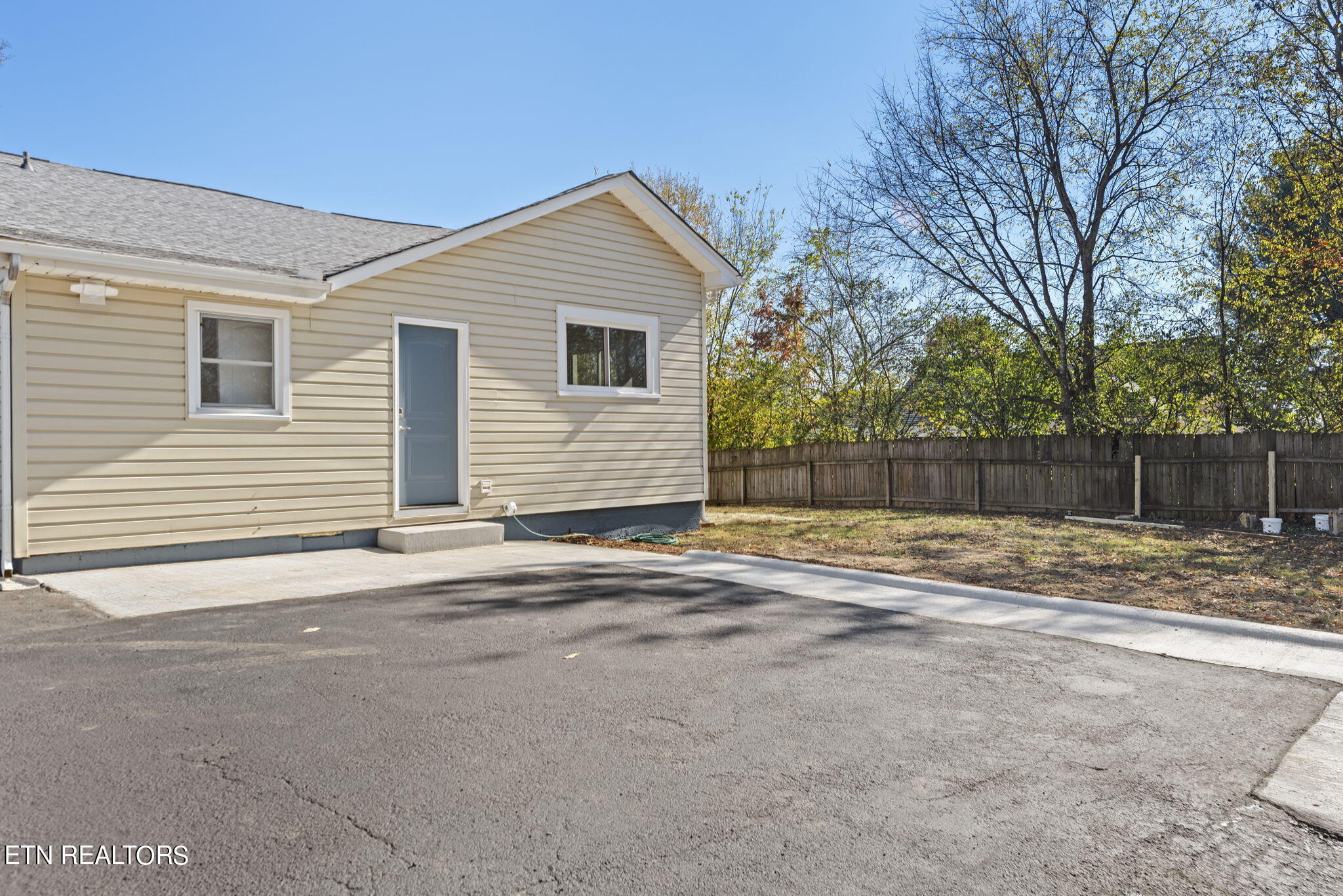 806 Gresham Road Knoxville, TN 37918 - Photo 26 of 29 26-web-or-mls-Grshm806 (67)